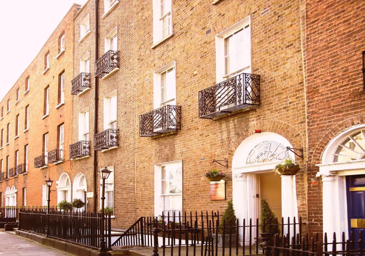 Baggot Court Townhouse Hotel Dublin Exterior photo