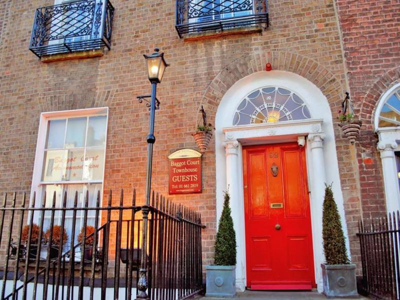 Baggot Court Townhouse Hotel Dublin Exterior photo