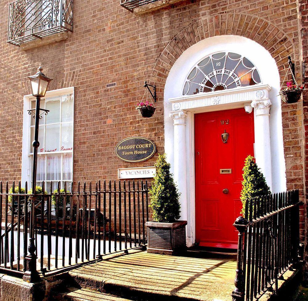 Baggot Court Townhouse Hotel Dublin Exterior photo