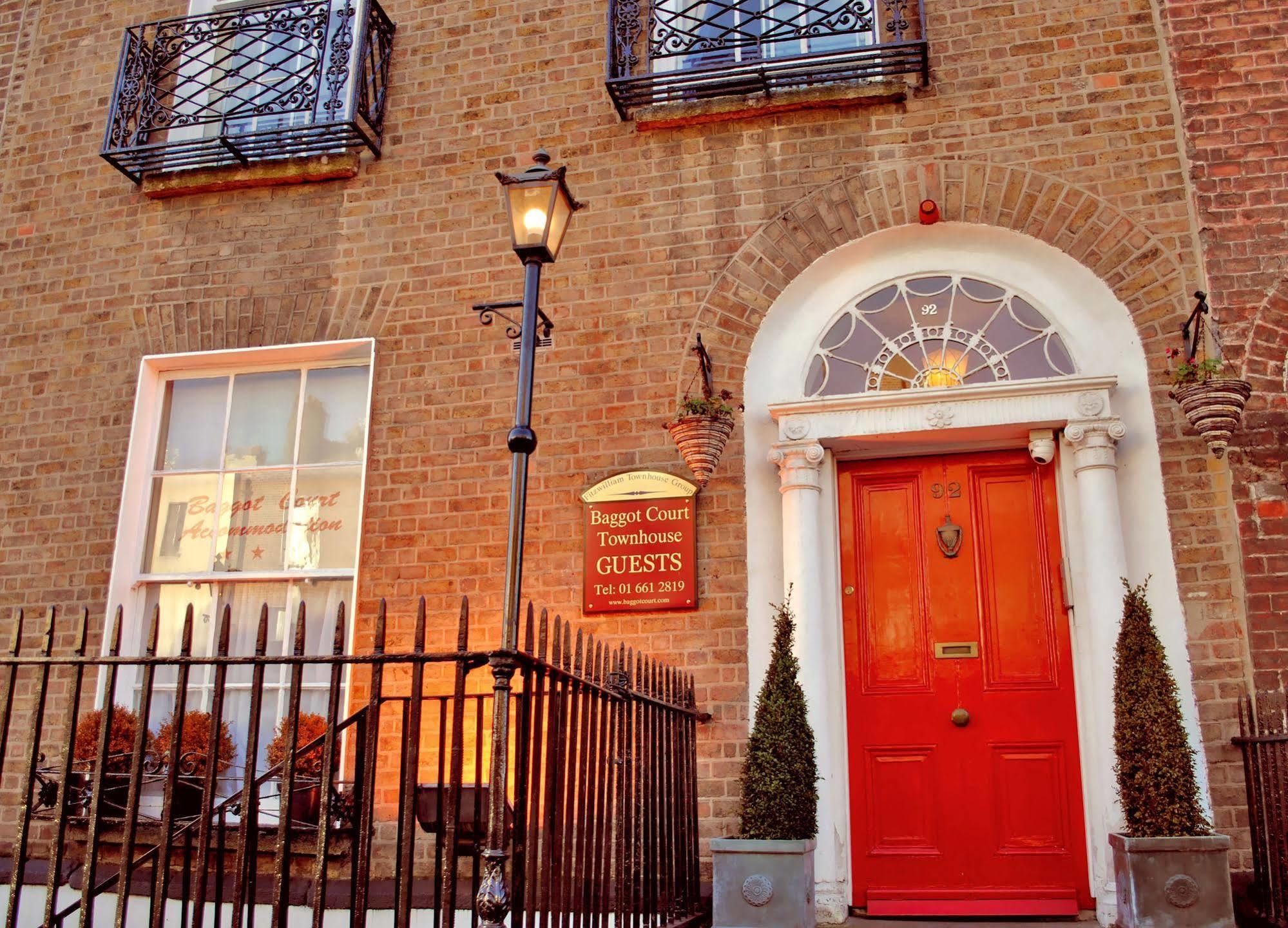 Baggot Court Townhouse Hotel Dublin Exterior photo